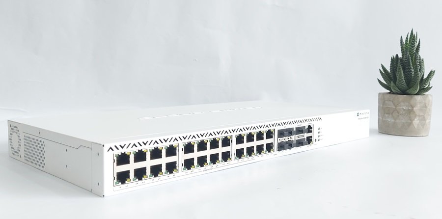 MikroTik CRS326-4C+20G+2Q+RM