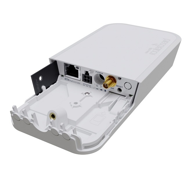 Mikrotik,wAP LR2 kit,IoT Gateway with 650MHz CPU, 64MB RAM, 1 x 10/100Mbps Ethernet port (PoE-in)