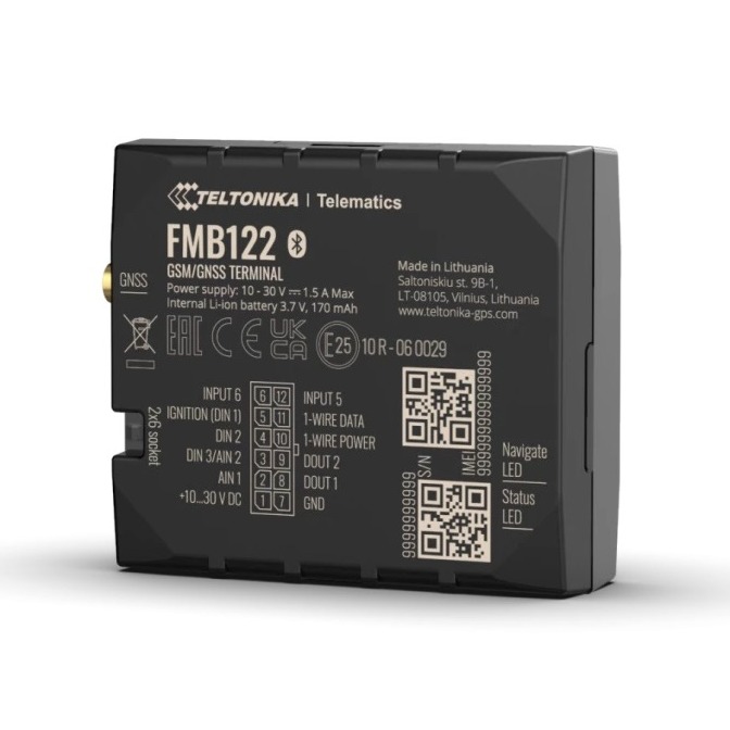 GNSS/GSM/Bluetooth® tracker with external GNSS, internal GSM antennas and internal battery